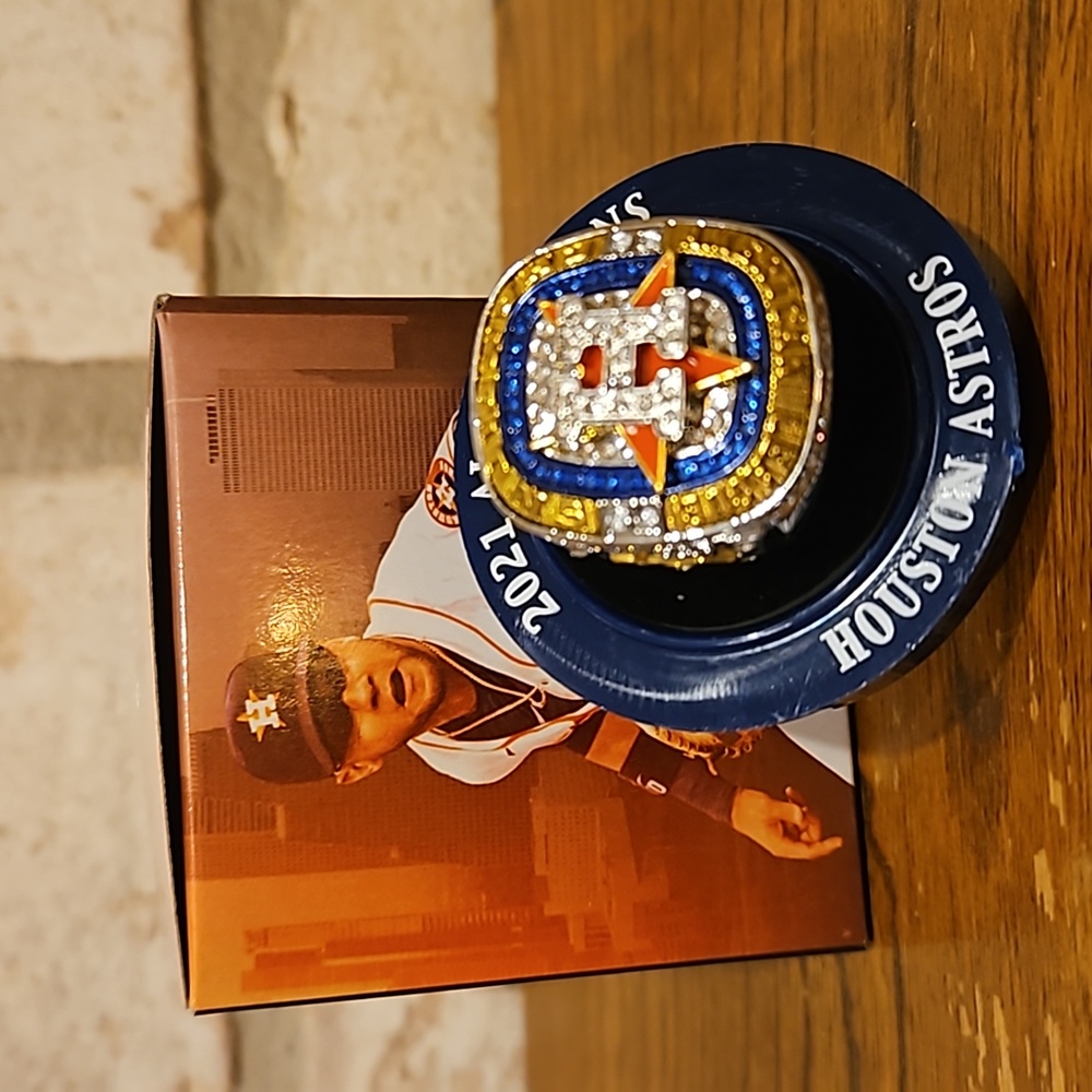 2021 Houston Astros AL Champions Replica Souvenir Ring - #10 Yuli Gurriel - NIB